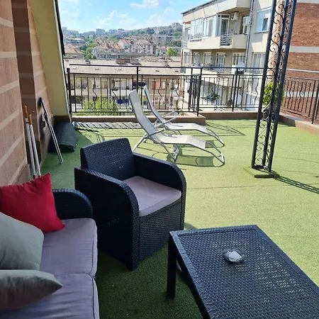 Apartment Unique Studio- Great Balcony And View! Parking Possibility! *