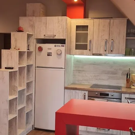 Unique Studio- Great Balcony And View! Parking Possibility! Apartment *