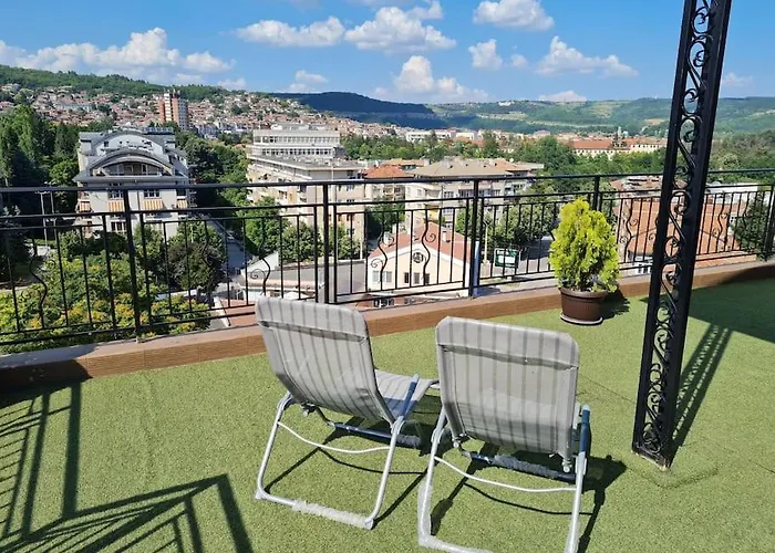 Unique Studio- Great Balcony And View! Parking Possibility! *