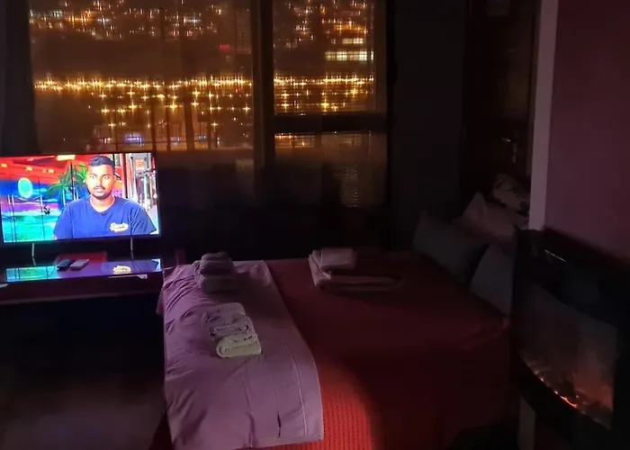 Unique Studio- Great Balcony And View! Parking Possibility! Daire