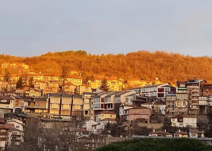 Unique Studio- Great Balcony And View! Parking Possibility! Appartamento Veliko Tărnovo